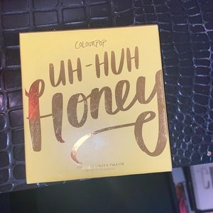 Small eyeshadow palette from colorpop